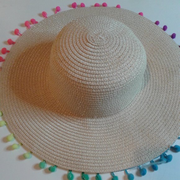Other - Pom Pom girls straw hat